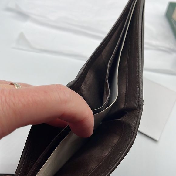 NWT brown leather Camino Bi-Fold wallet - Picture 8 of 9